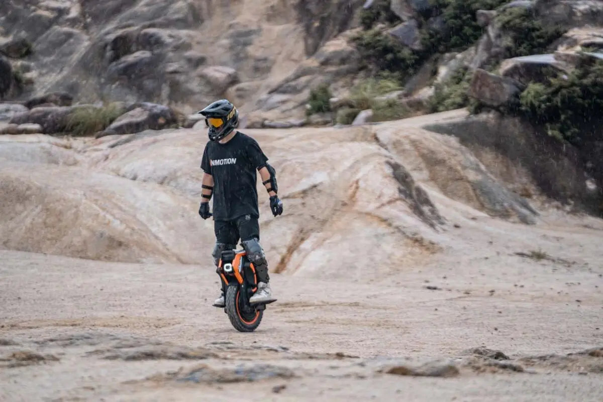 INMOTION Adventure V14 Electric Unicycle – 70km/h Speed, 2400Wh Battery, 9000W High Torque Motor