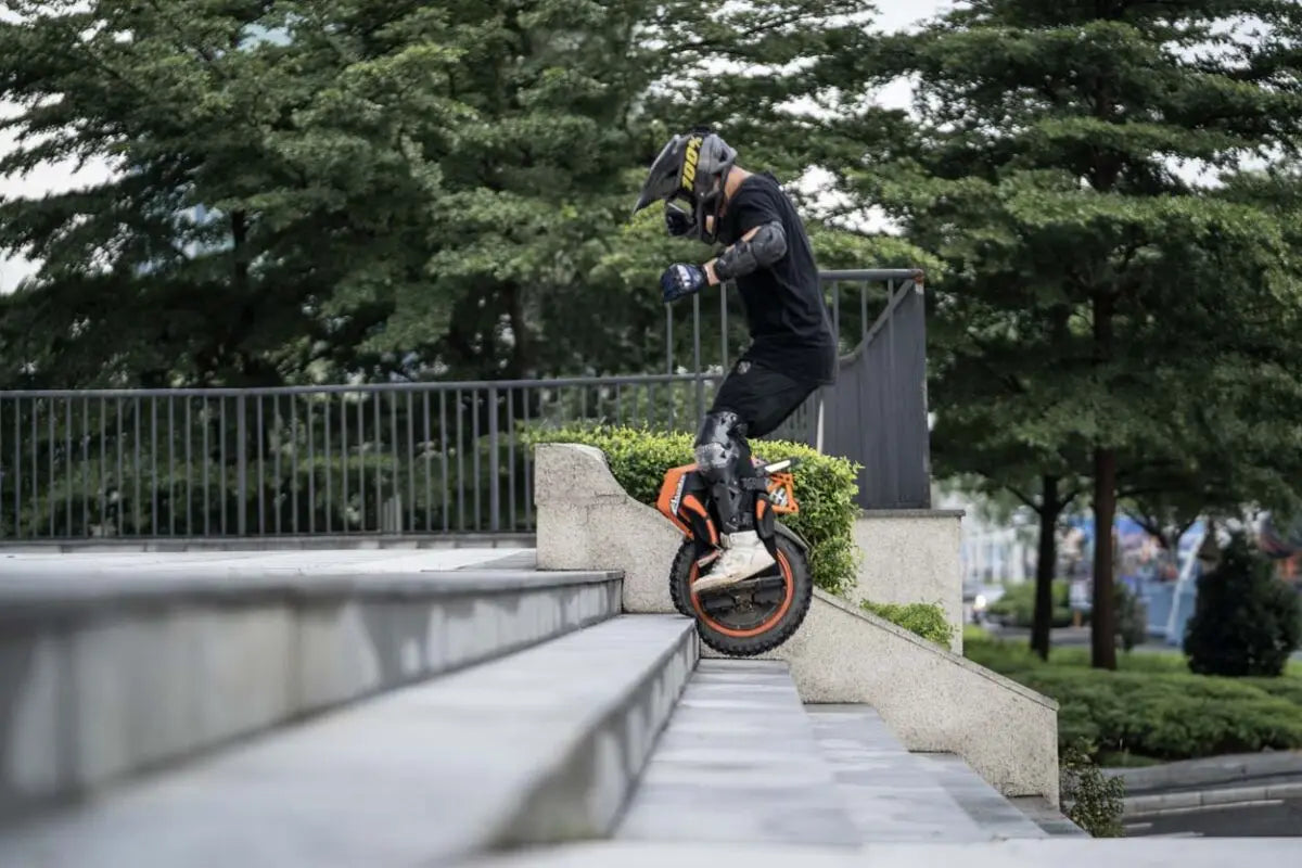 INMOTION Adventure V14 Electric Unicycle – 70km/h Speed, 2400Wh Battery, 9000W High Torque Motor