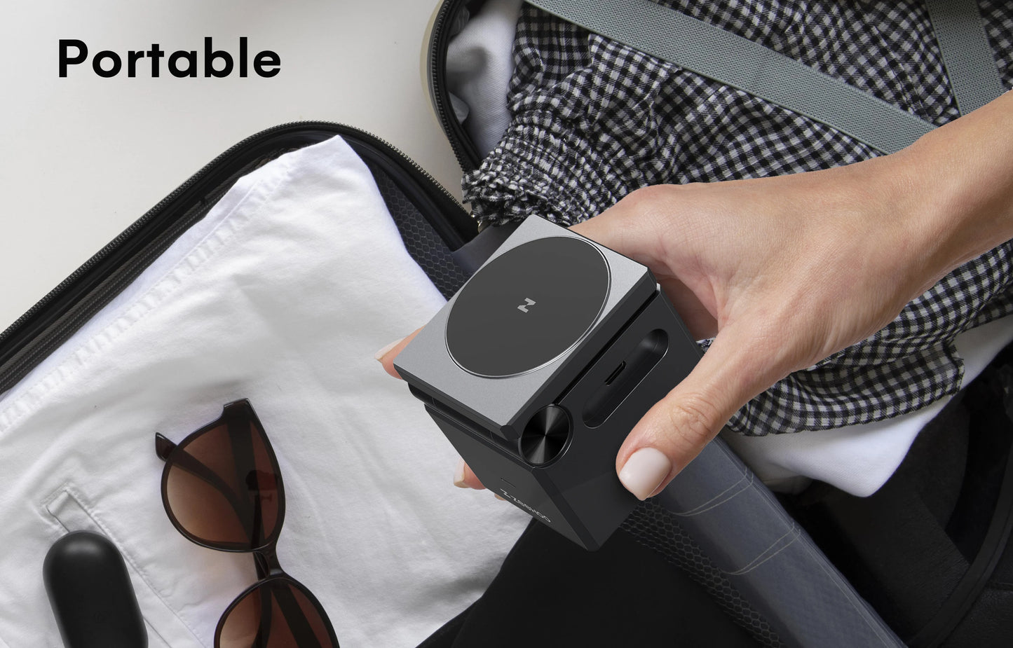 ZeeHoo 3-in-1 Magnetic Wireless Charging Station for Apple Devices