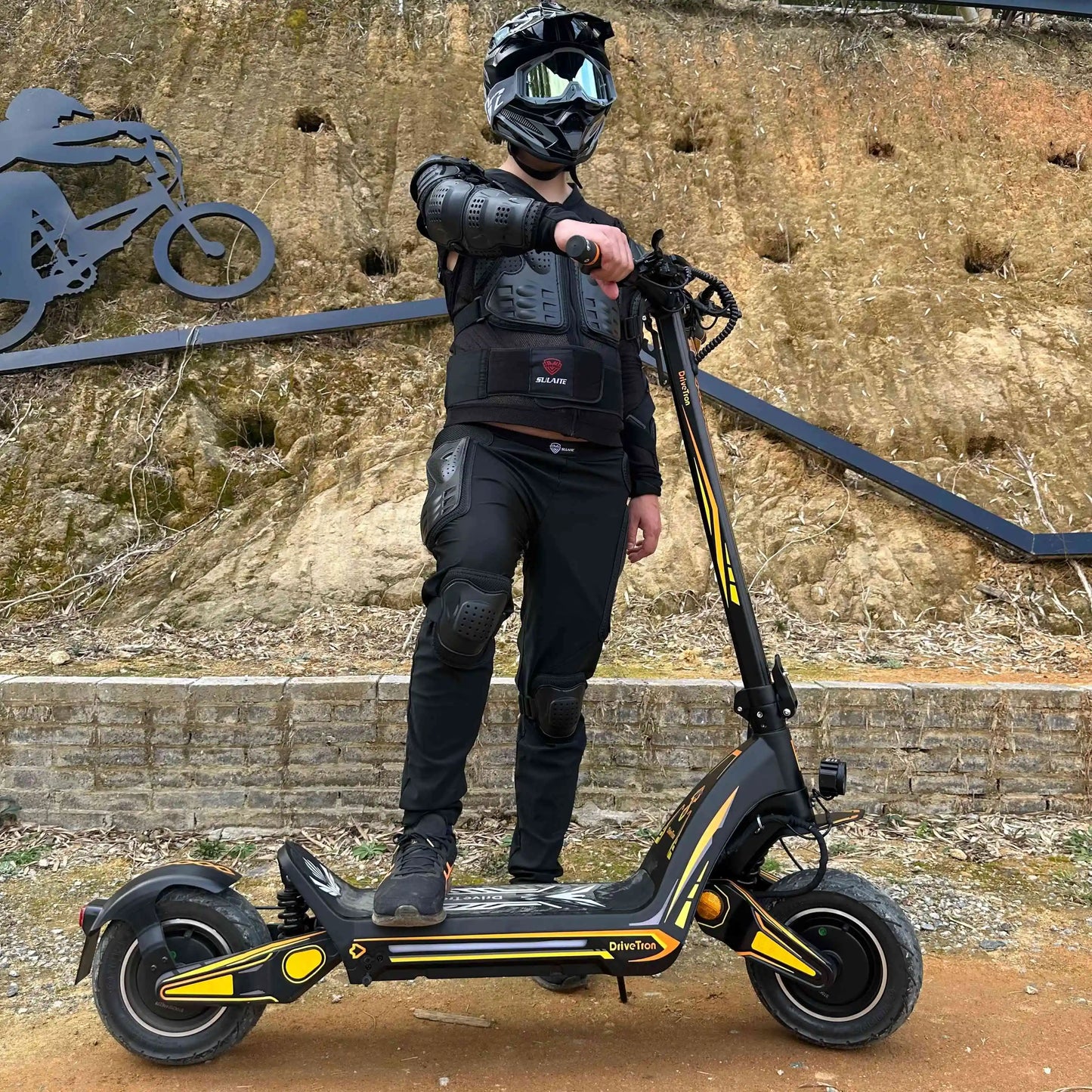 DT06 Dual Motor Electric Scooter – 2400W Power, 70KM/H Speed, 70KM Range, Hydraulic Suspension, Foldable Off-Road E-Scooter with NFC, LED Display & Turn Signals